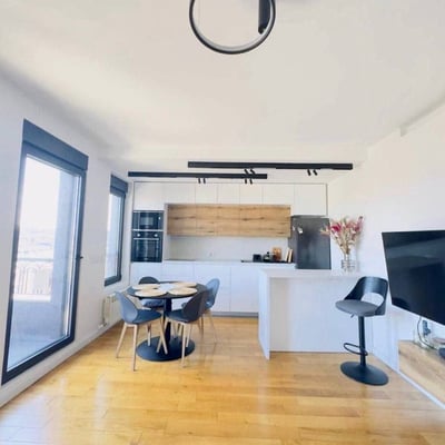 Vermietung einer stilvollen 2-Zimmer-Wohnung, 50 m², Stadtzentrum, Serbien